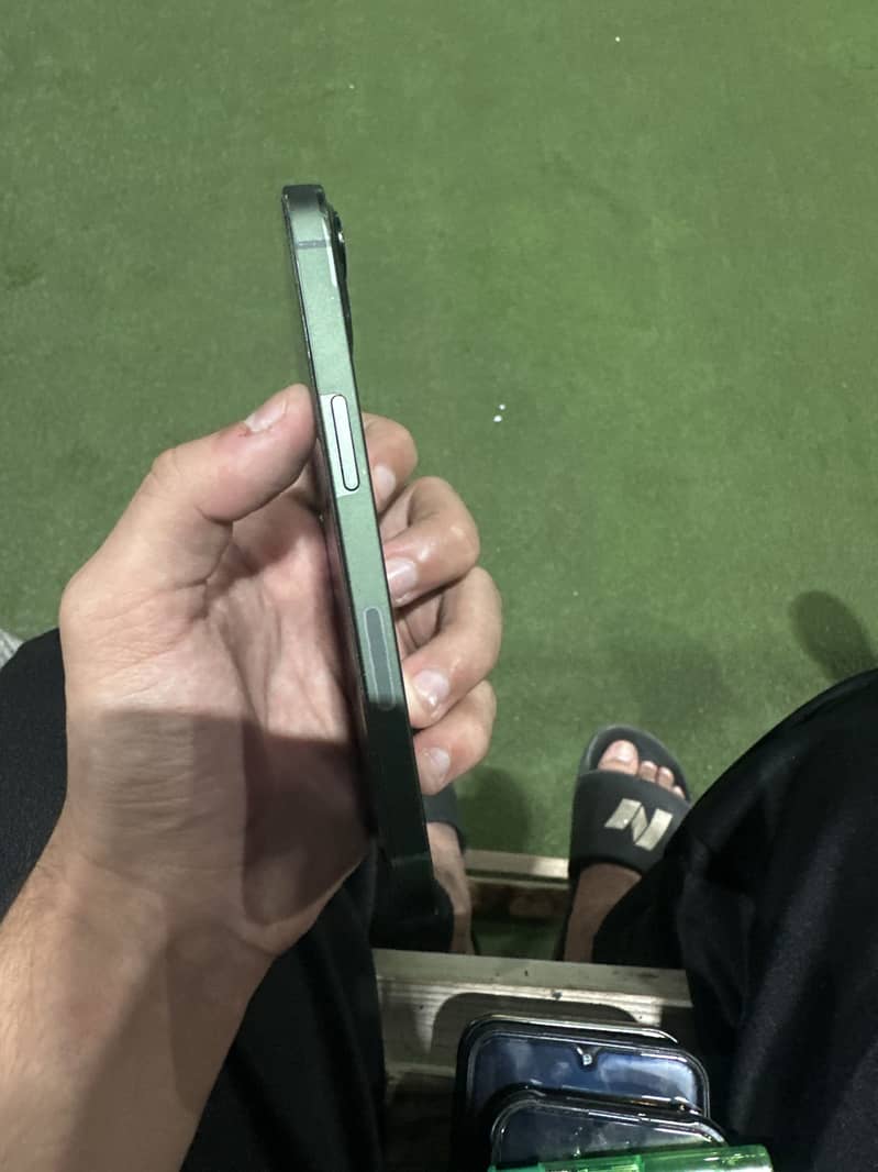 Apple iPhone 13 3