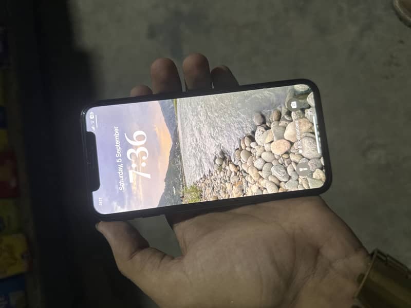 Apple iPhone X 0