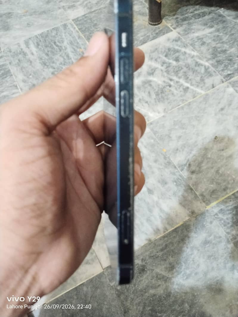Apple iPhone 12 10