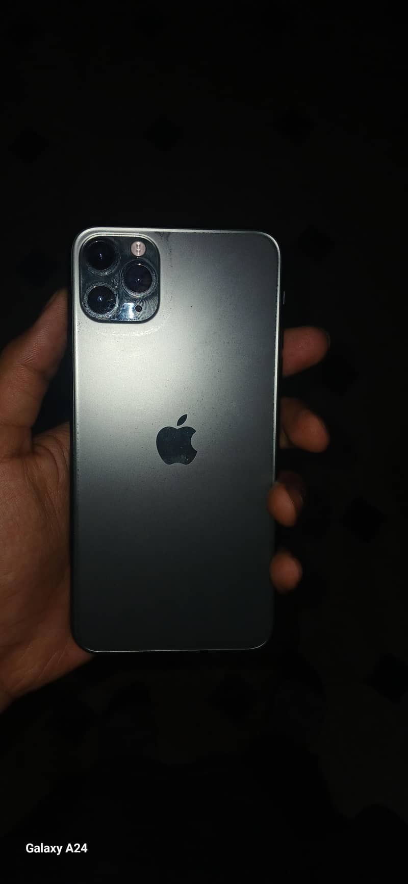 Apple iPhone 11 Pro Max 2