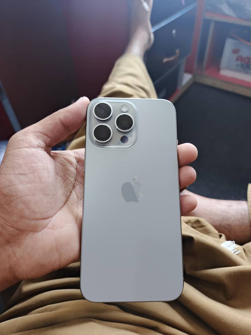 Apple iPhone 15 Pro Max 1