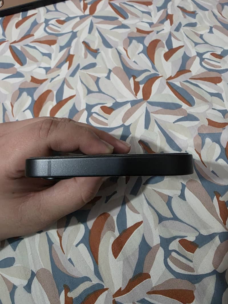 Apple iPhone 17e 0
