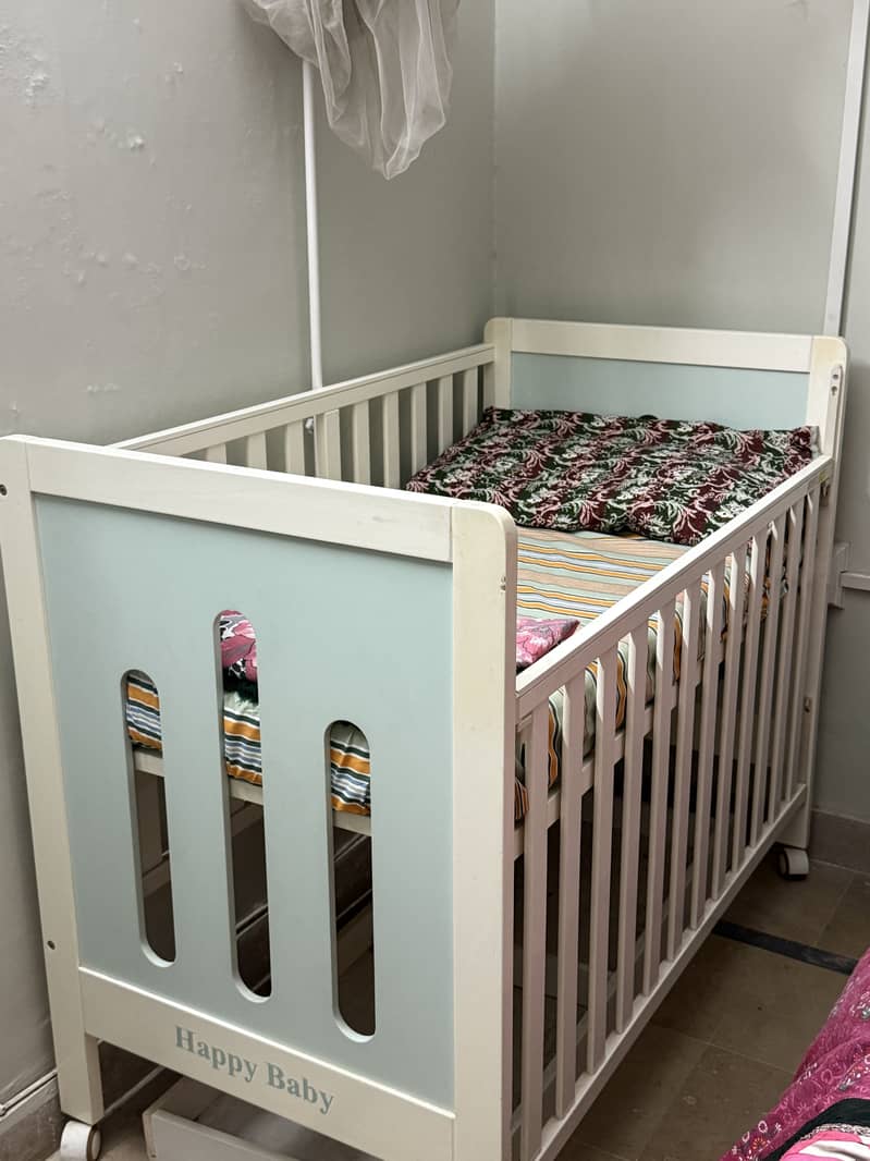 Baby cot 2