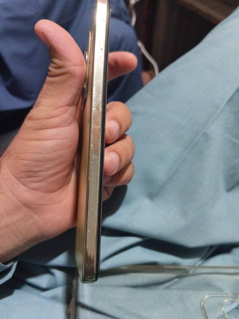 Tecno Spark 20 4