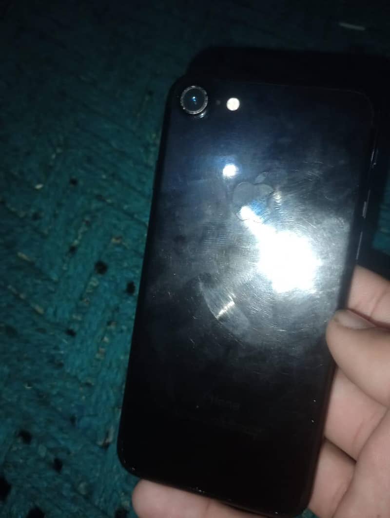 Apple iPhone 7 1