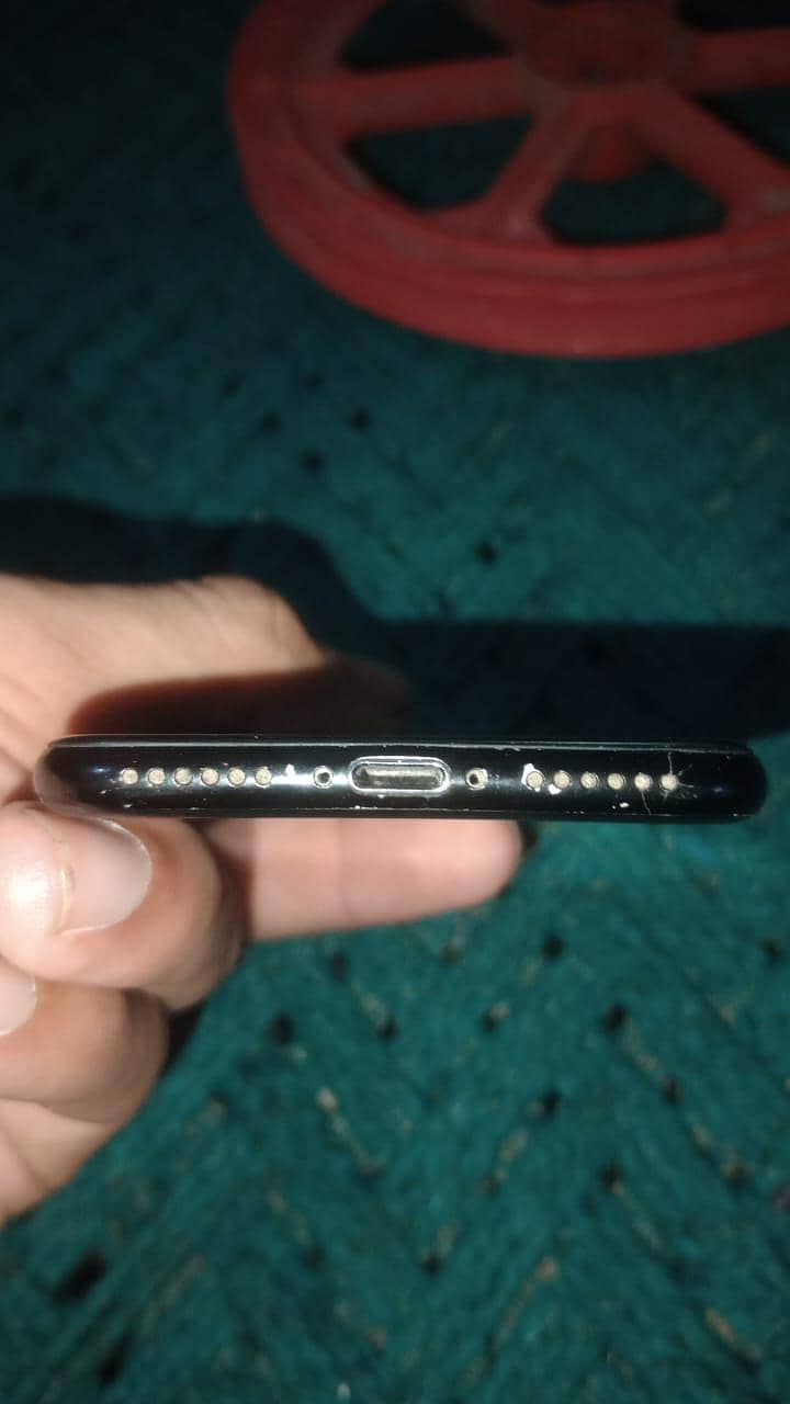 Apple iPhone 7 3