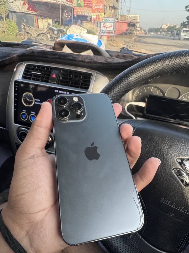 Apple iPhone 13 Pro Max 4