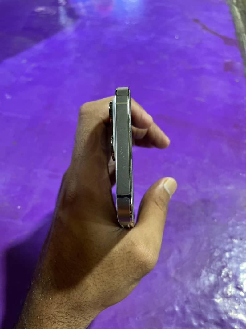 Apple iPhone 14 Pro Max 2