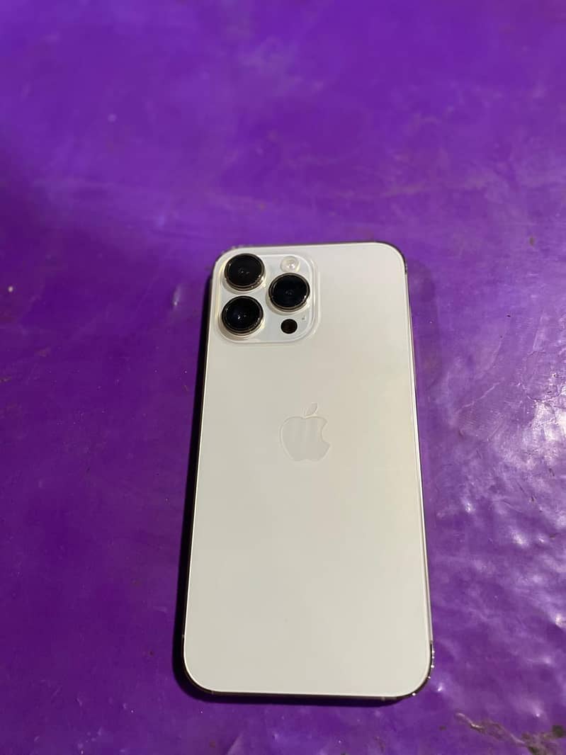 Apple iPhone 14 Pro Max 4