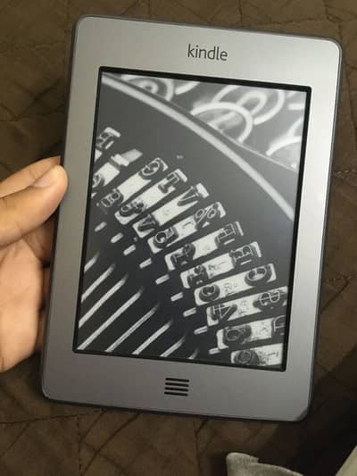 Kindle paper white 4gen touch with inbuilt speaker and six