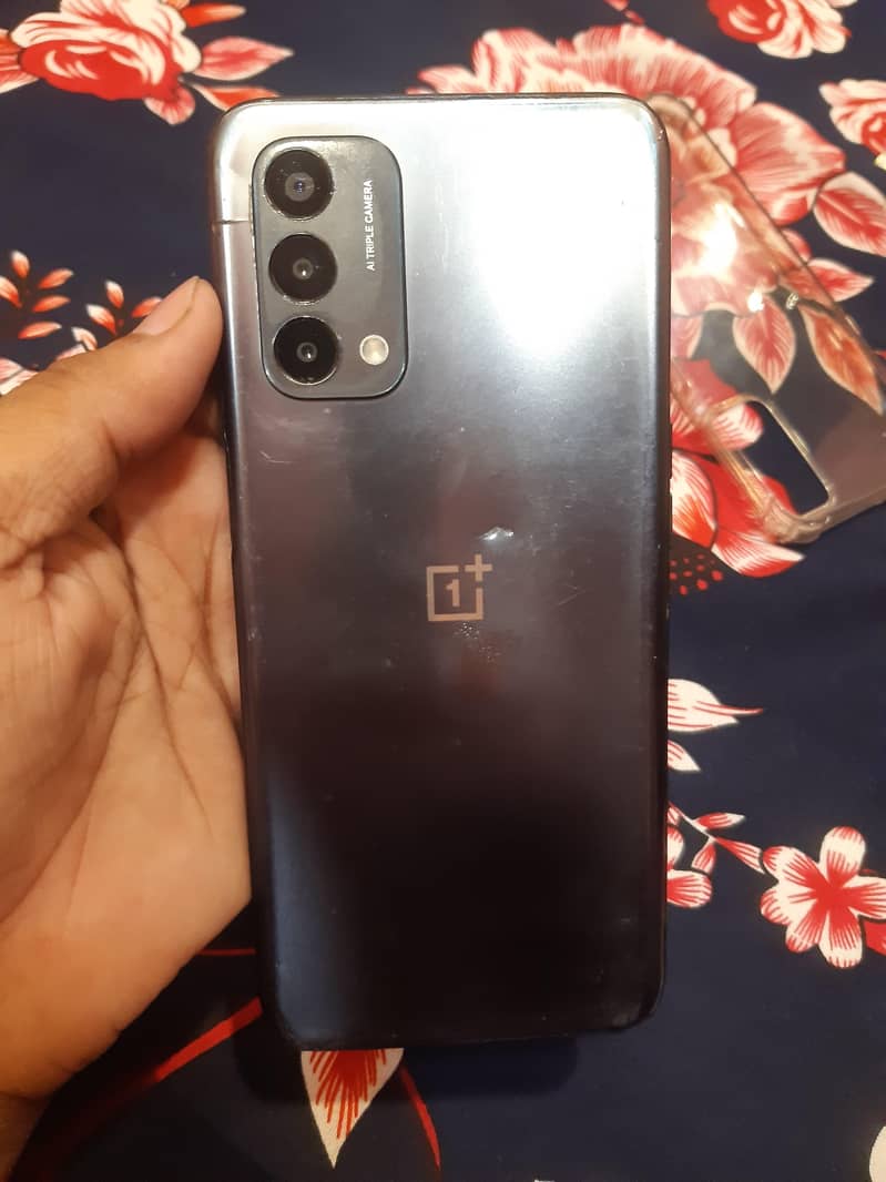 One Plus  N200 2