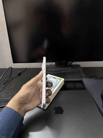 Apple iPhone 15 plus with box