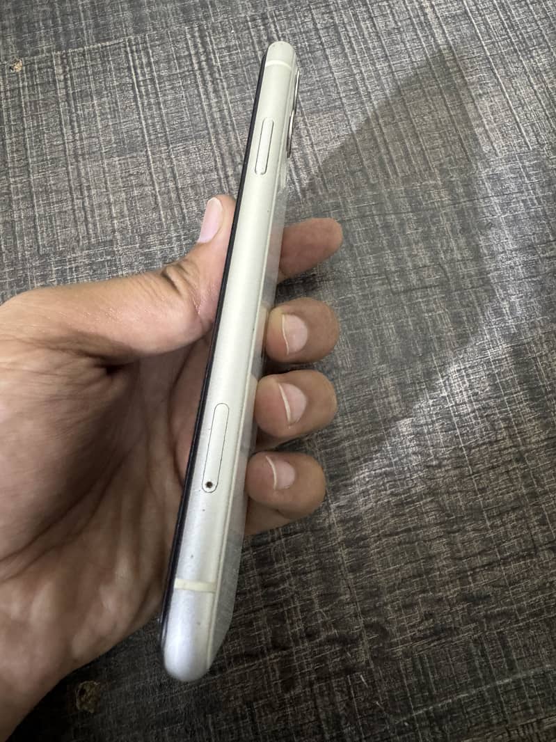 Apple iPhone 11 2