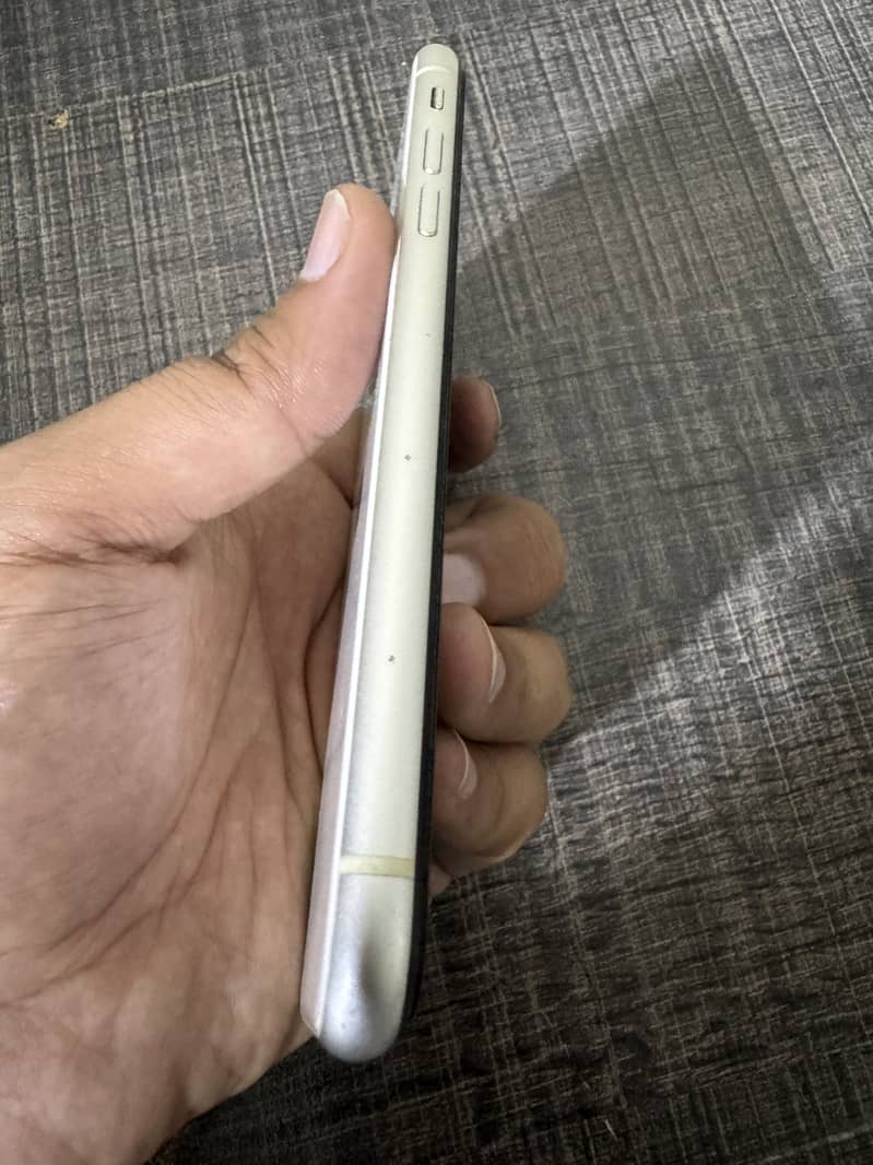 Apple iPhone 11 6