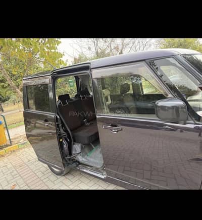 Nissan Roox 2011
