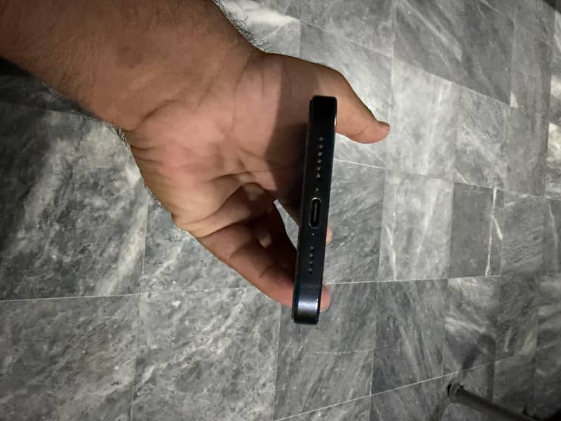 Apple iPhone 15 Pro Max 0