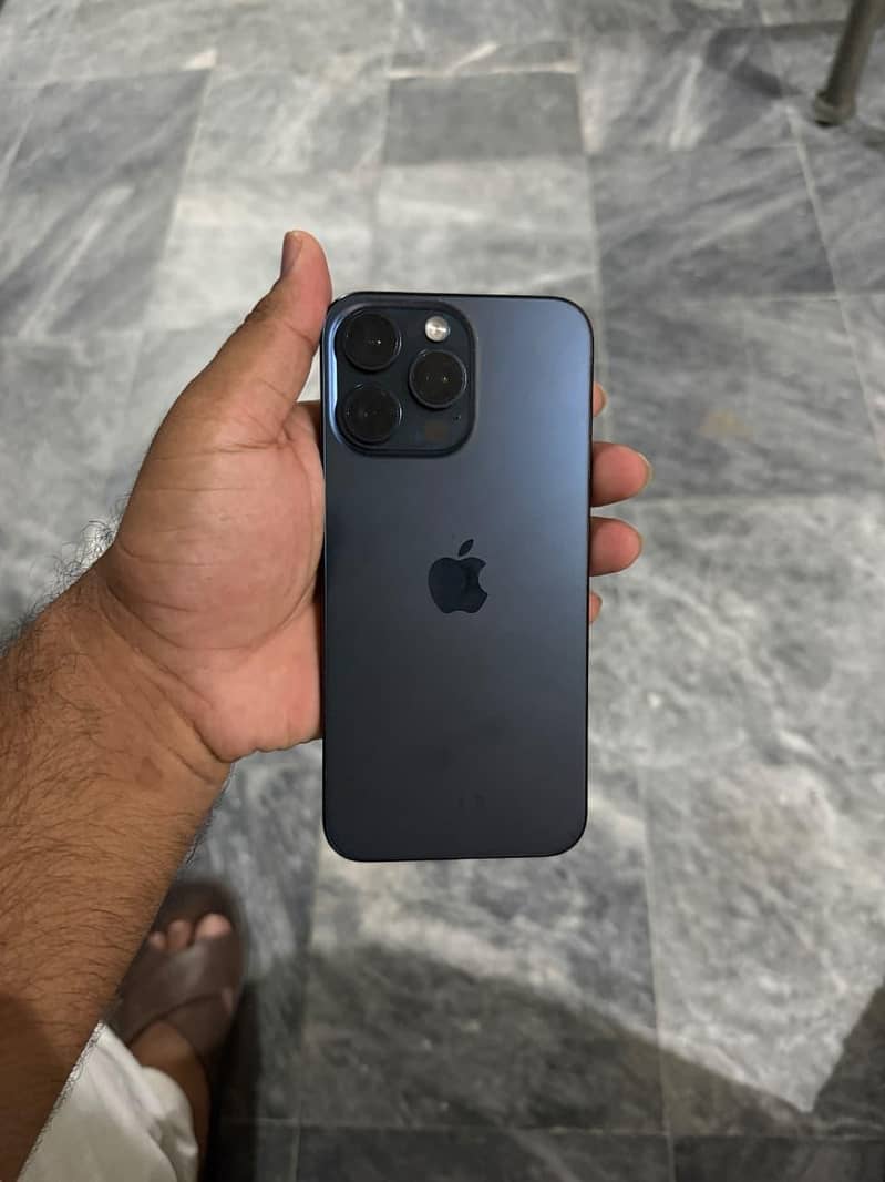 Apple iPhone 15 Pro Max 7
