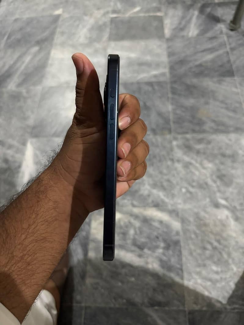 Apple iPhone 15 Pro Max 8