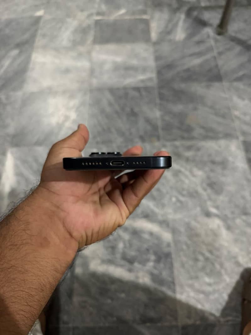 Apple iPhone 15 Pro Max 10