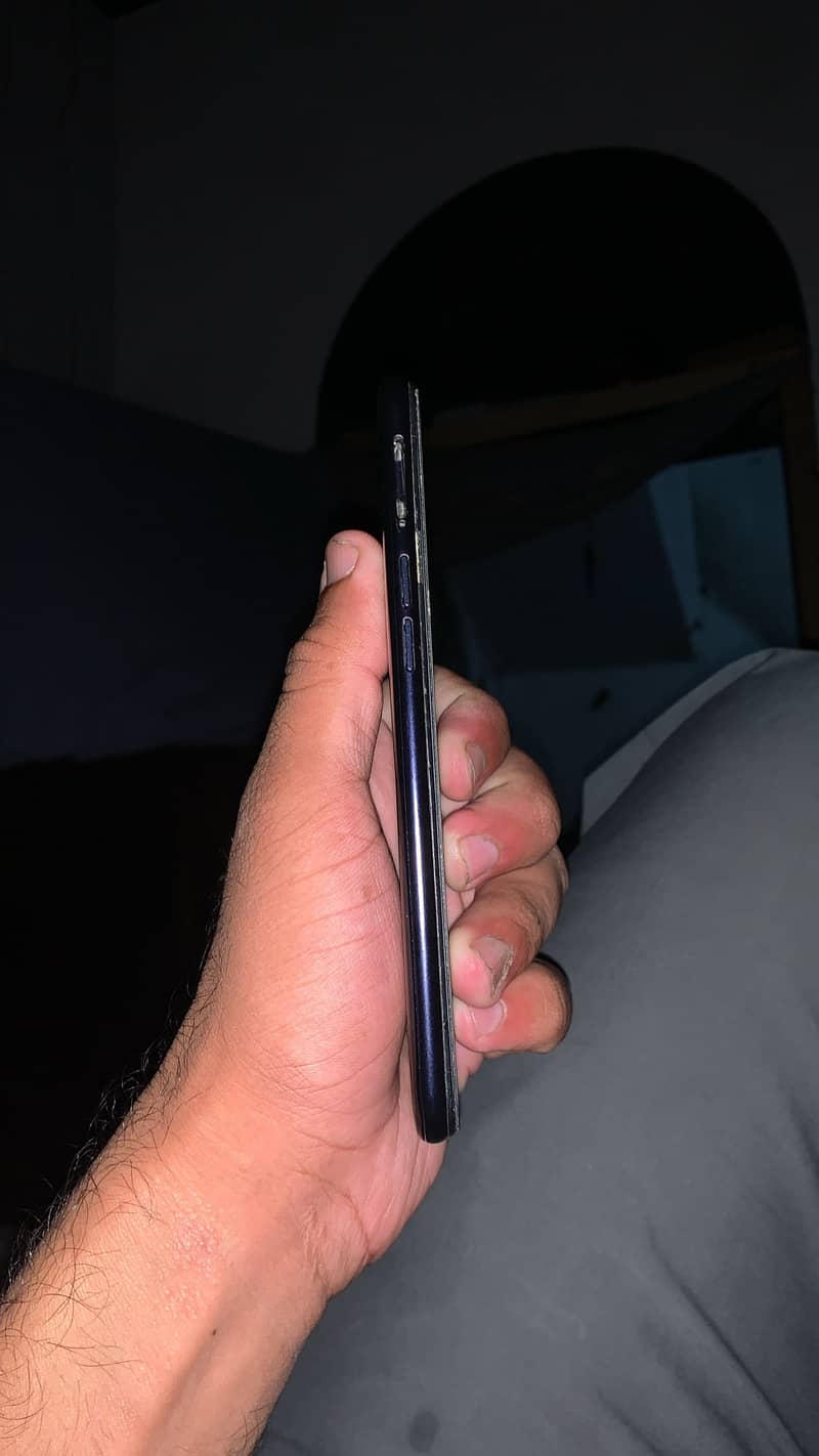 Oppo A1k (2/32) 4