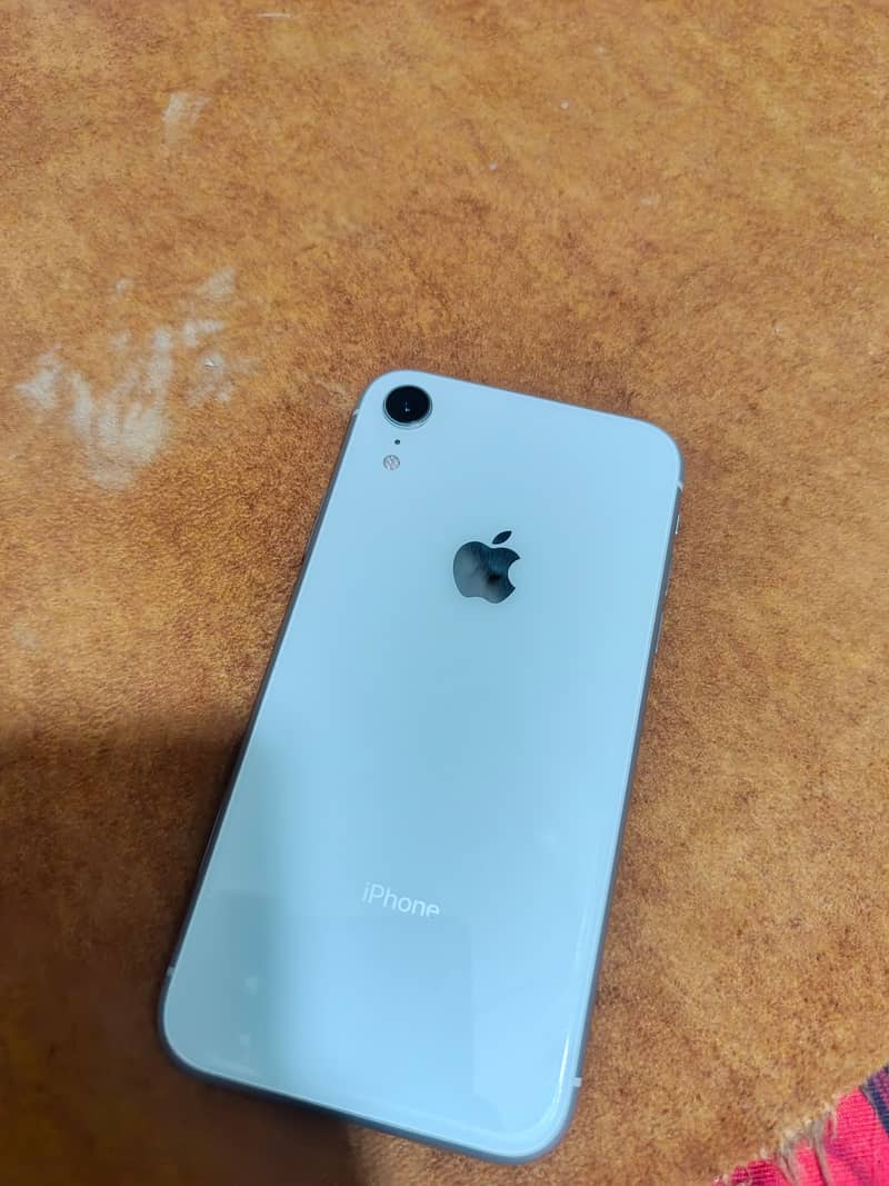 Apple iPhone XR 3