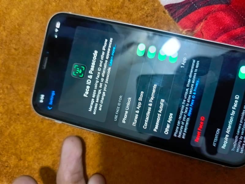 Apple iPhone XR 4