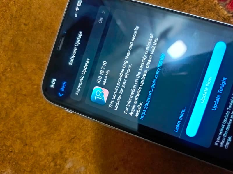 Apple iPhone XR 7