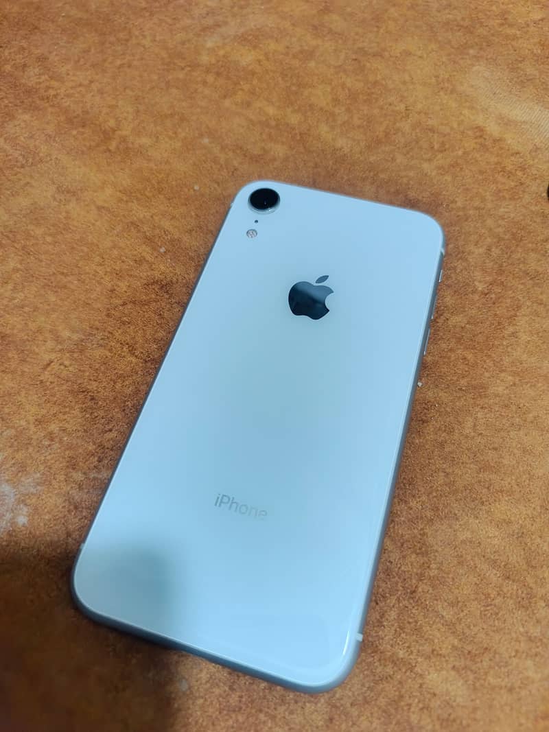 Apple iPhone XR 9