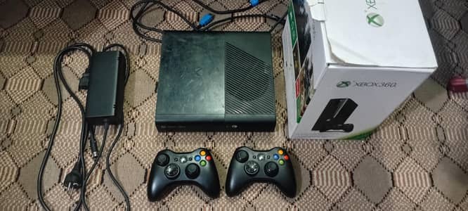 Xbox 360 e slim 2 wireless controller with all original cables and box