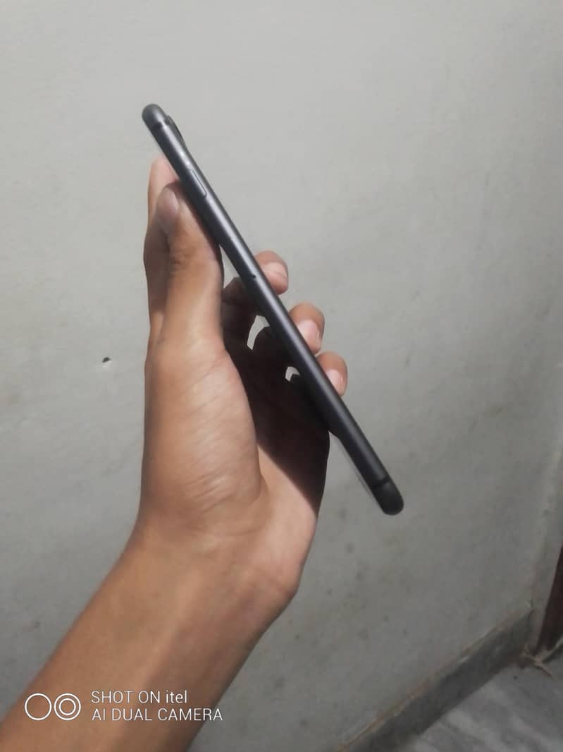 iPhone 8 Plus 10/10 condition 9