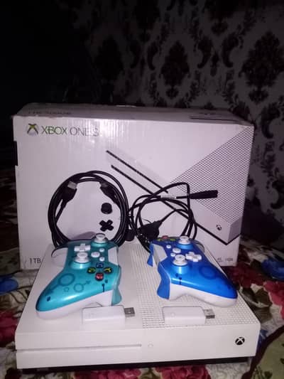 Xbox one s 1tb with box and all accessories