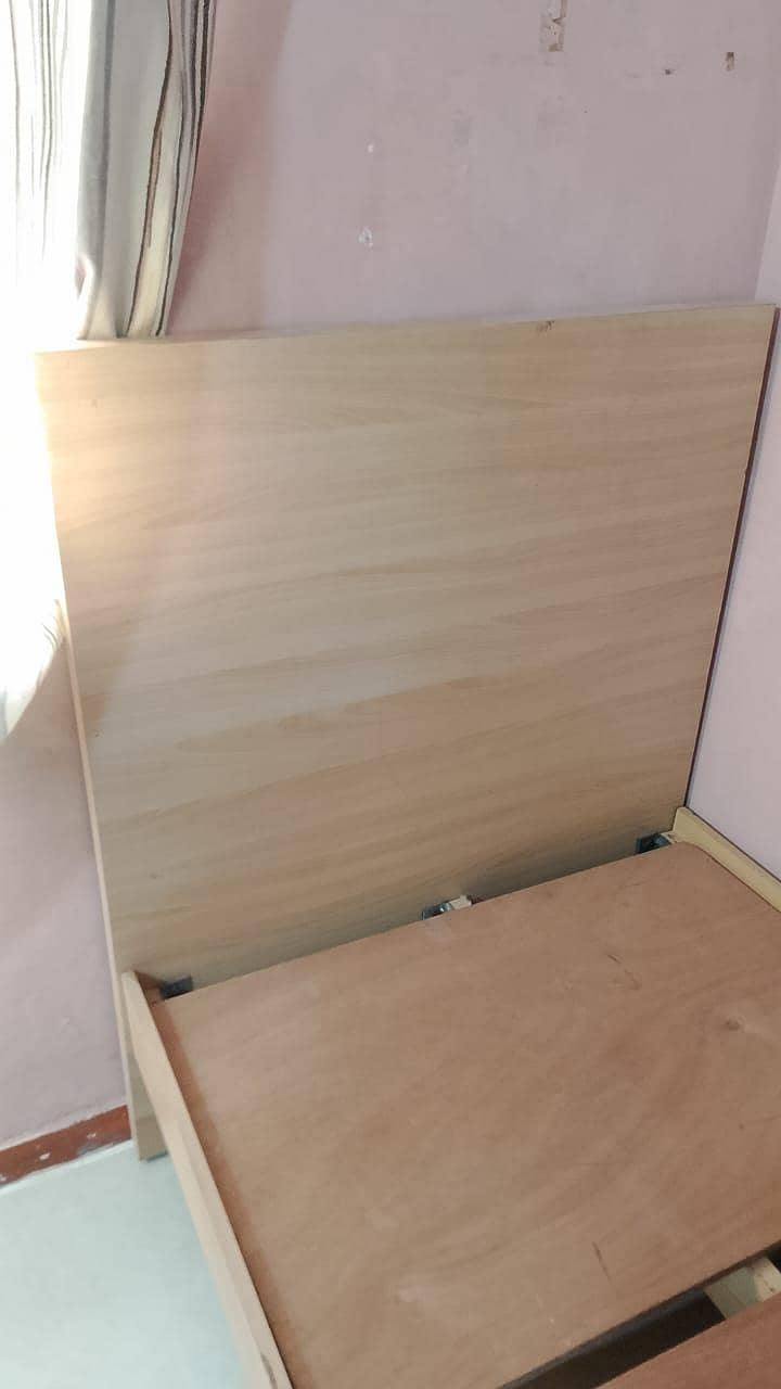 Single bed with two almari 3
