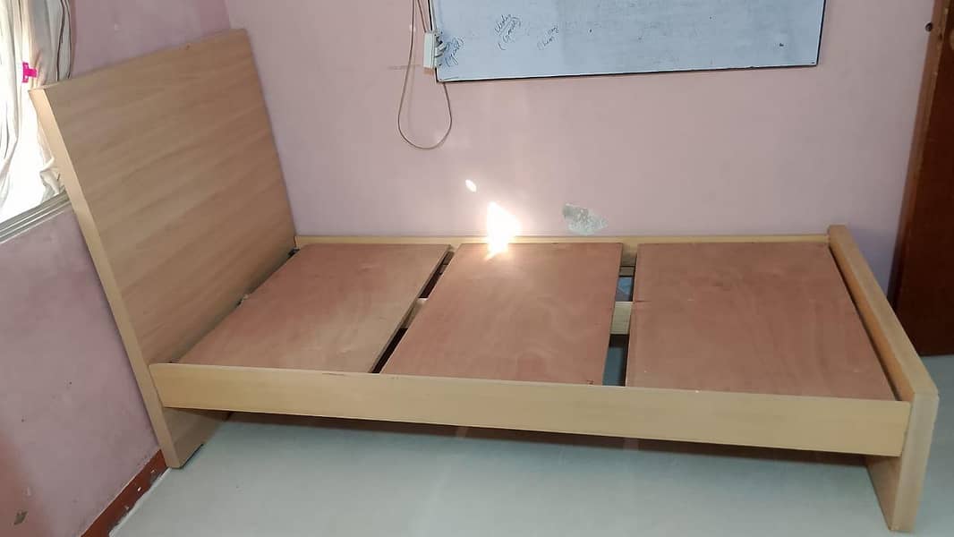 Single bed with two almari 6