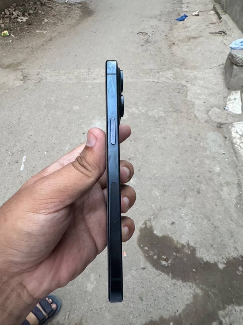 Apple iPhone 15 Pro Max 5