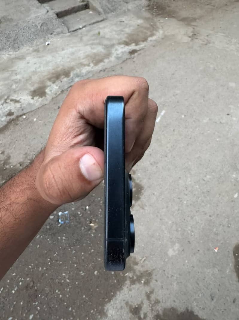Apple iPhone 15 Pro Max 6