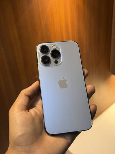 IPHONE 13PRO FACTORY UNLOCK 128GB.  10/10 CONDITION