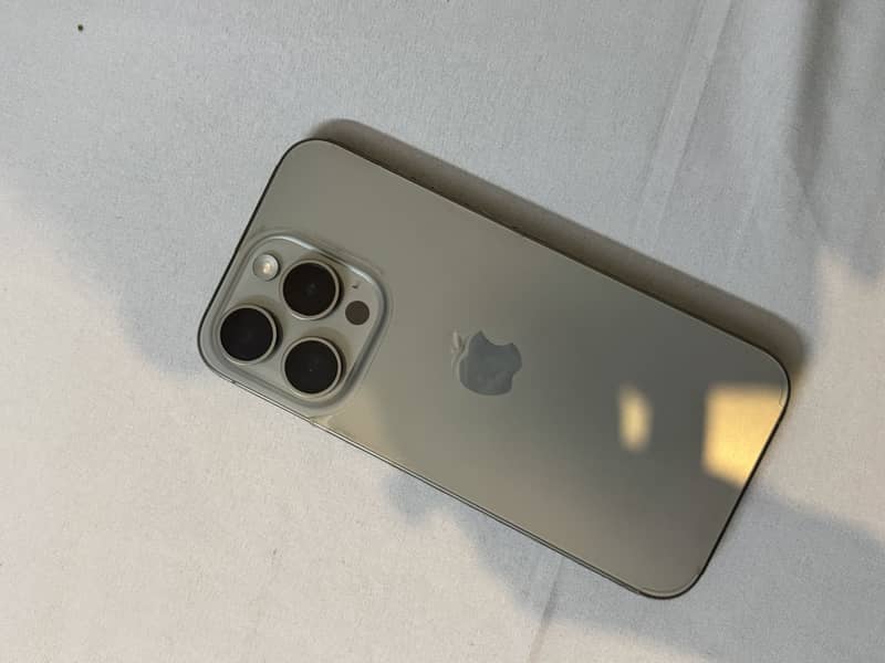 Apple iPhone 15 Pro 0