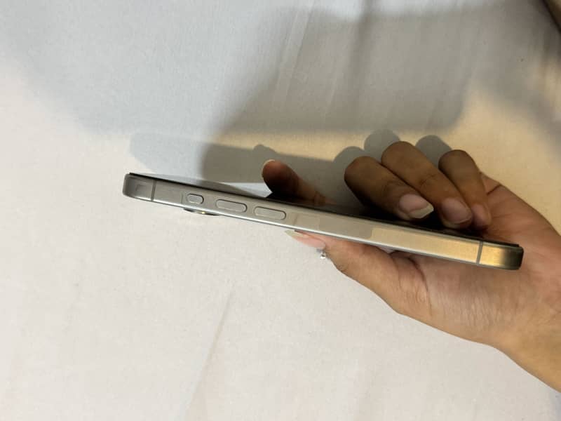 Apple iPhone 15 Pro 2