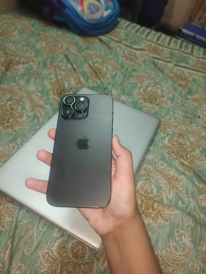 Apple iPhone 14 Pro Max 0