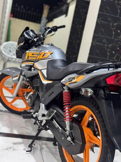 Honda cb 150 f