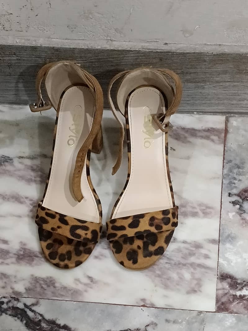 Heels 0