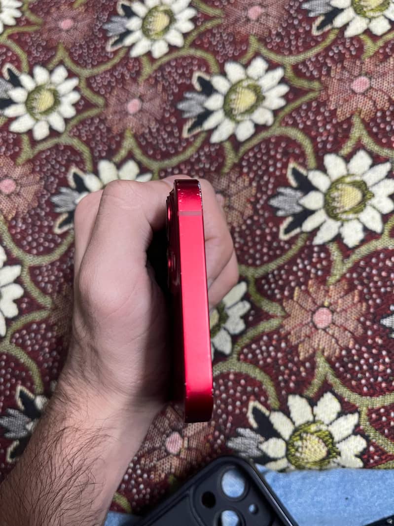 Apple iPhone 13 JV 3