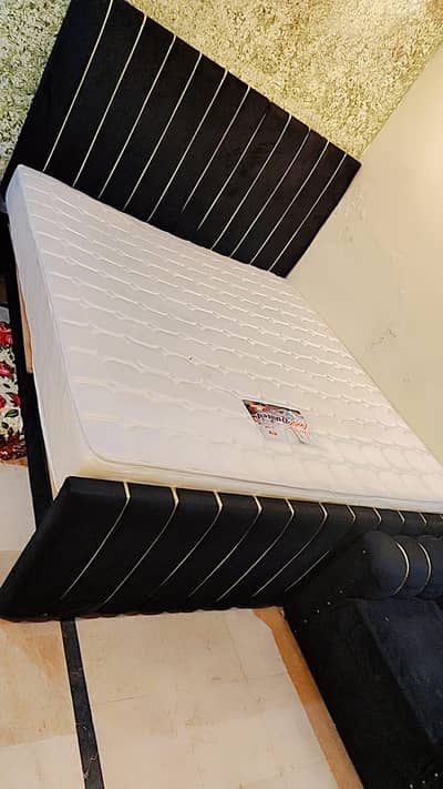 king size bed with mattress