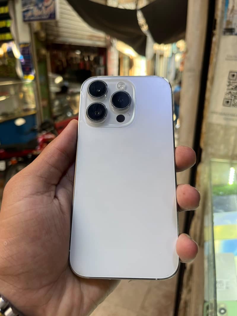 Apple iPhone 14 Pro 3