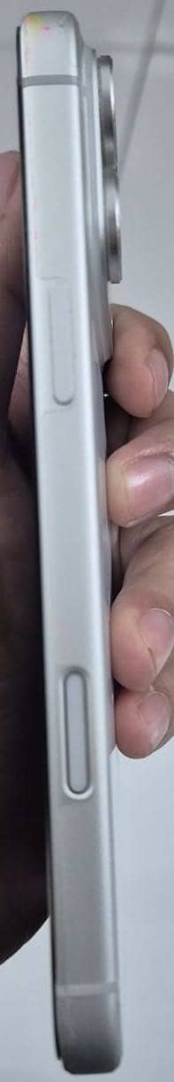 Apple iPhone 17 Pro Max 3