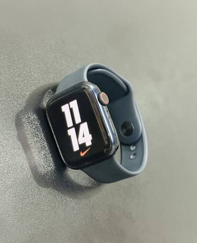 Apple Watch Series 7 Nike