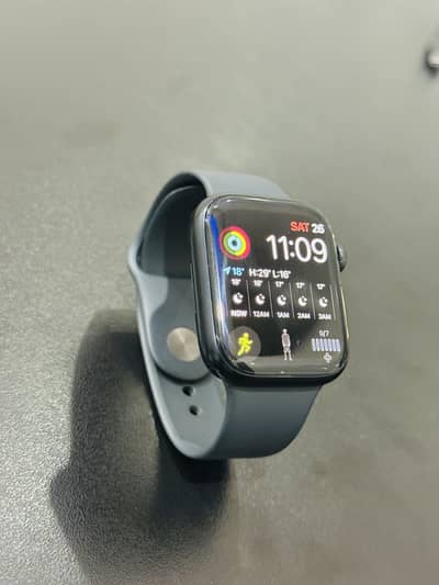 Apple Watch Series 7 Nike