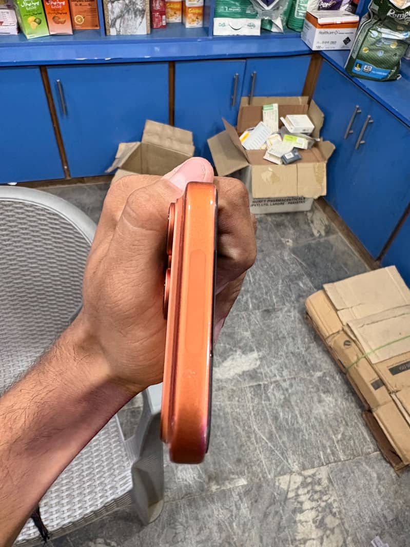 Apple iPhone 17 Pro Max 2