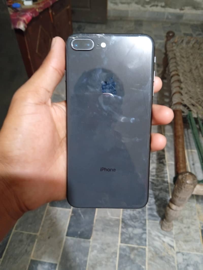Apple iPhone 8 Plus 2