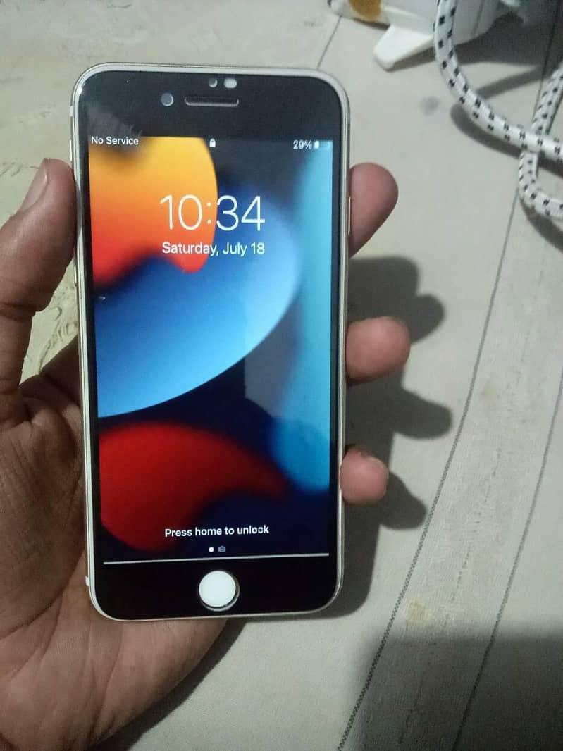 Apple iPhone 7 1
